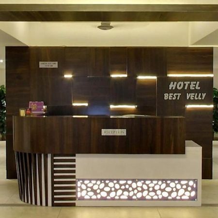 Hotel Best Velly Гандинагар Екстериор снимка