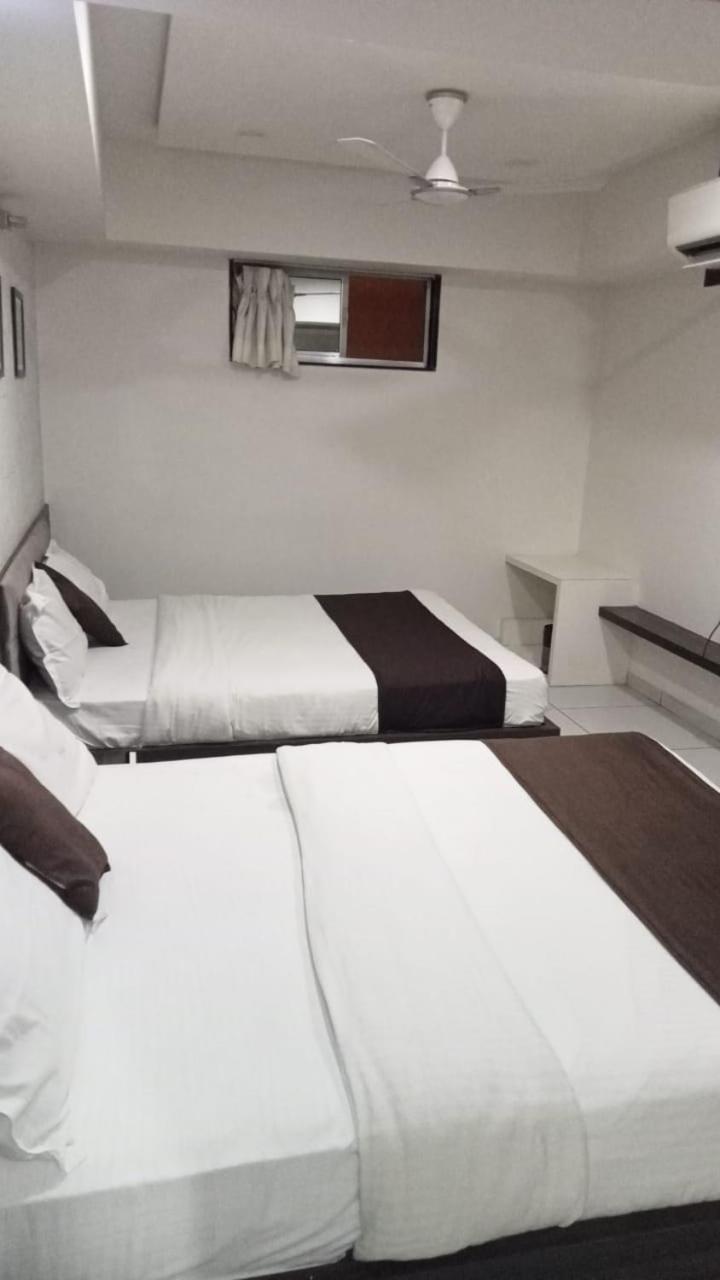 Hotel Best Velly Гандинагар Екстериор снимка