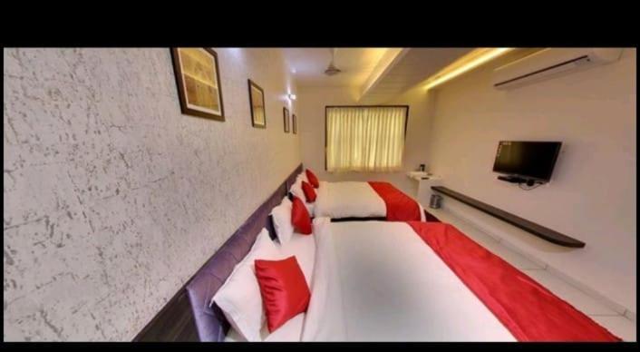 Hotel Best Velly Гандинагар Екстериор снимка