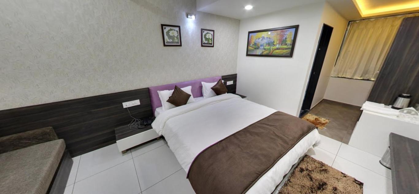 Hotel Best Velly Гандинагар Екстериор снимка
