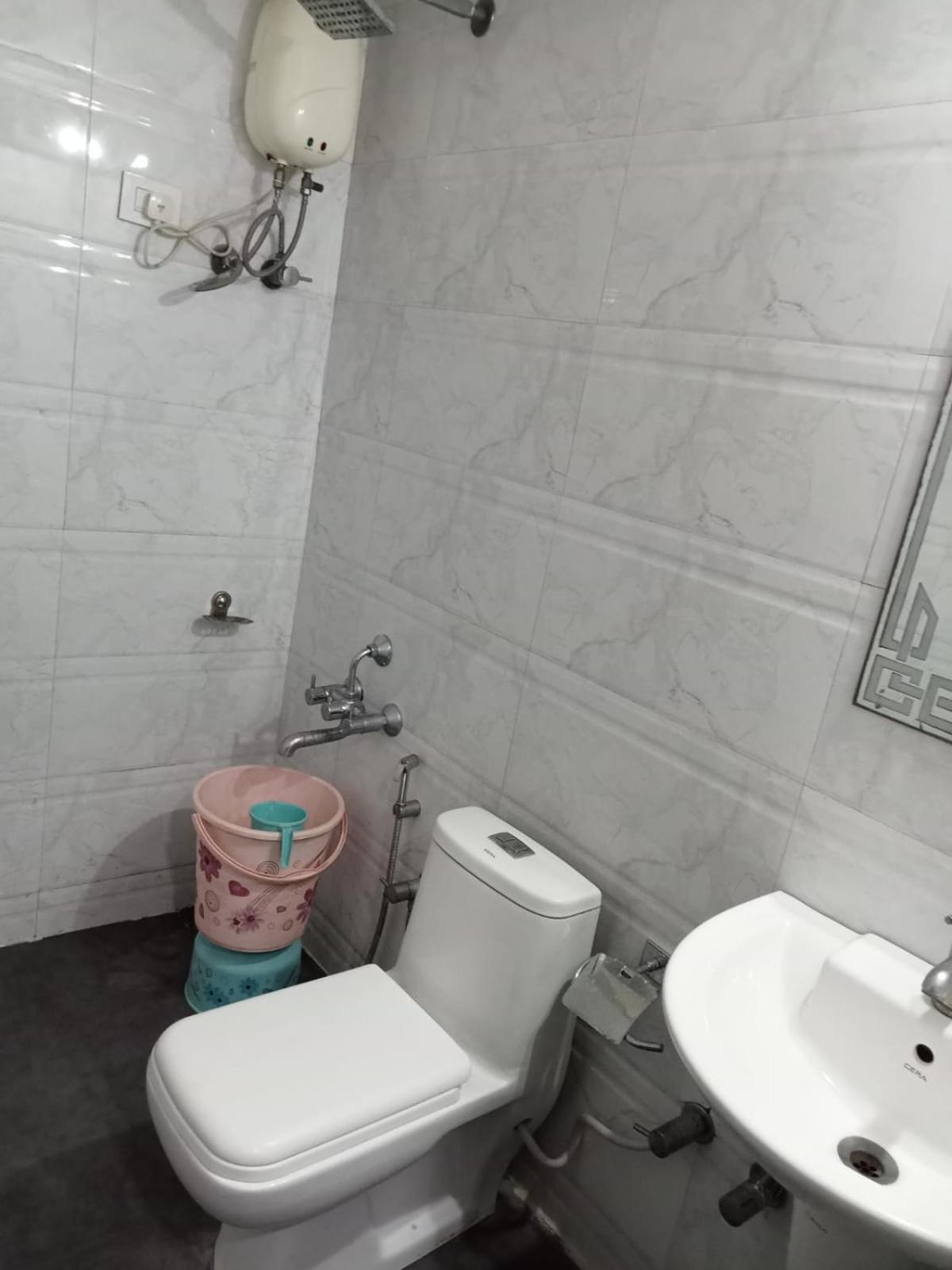 Hotel Best Velly Гандинагар Екстериор снимка