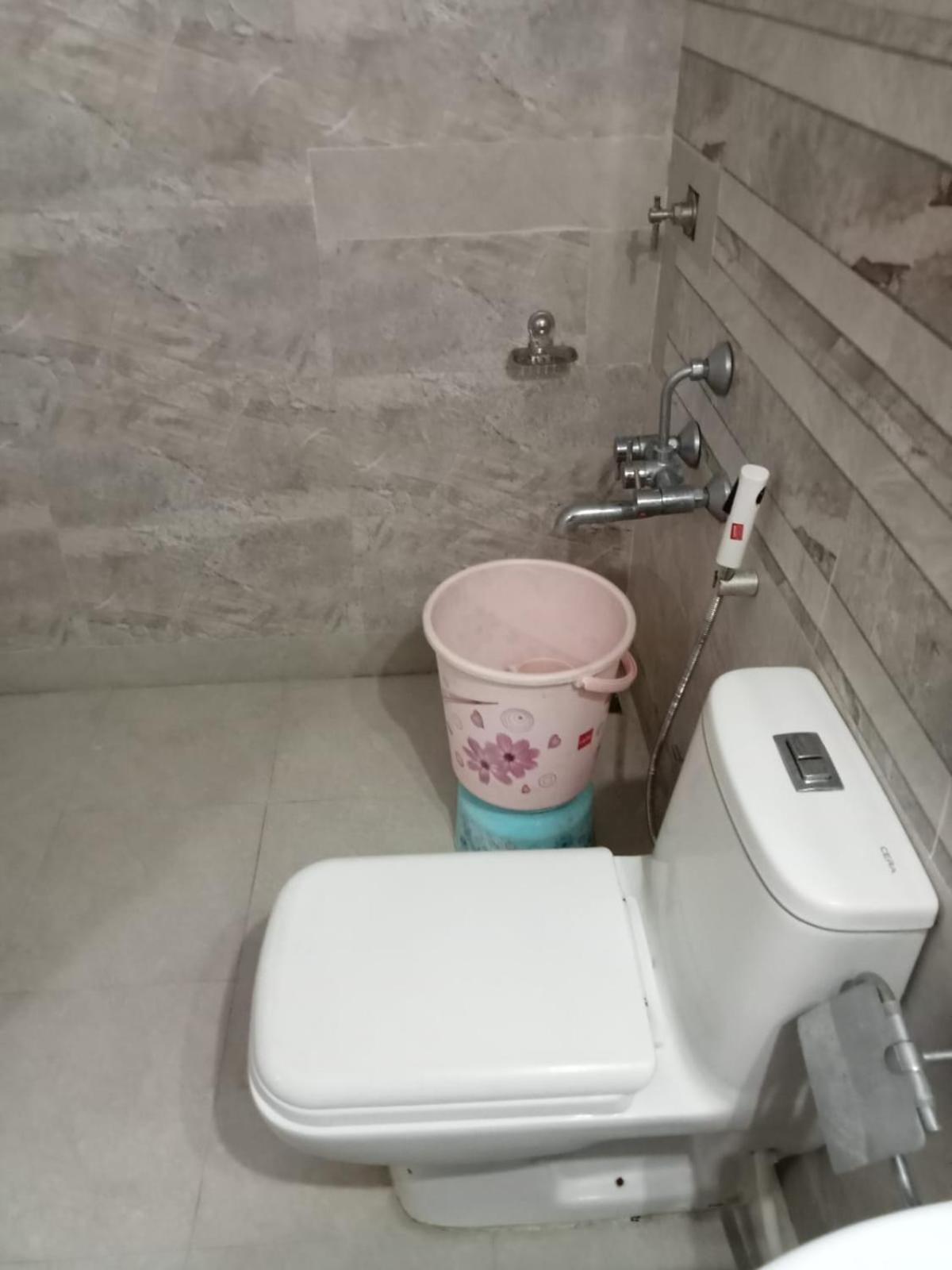 Hotel Best Velly Гандинагар Екстериор снимка