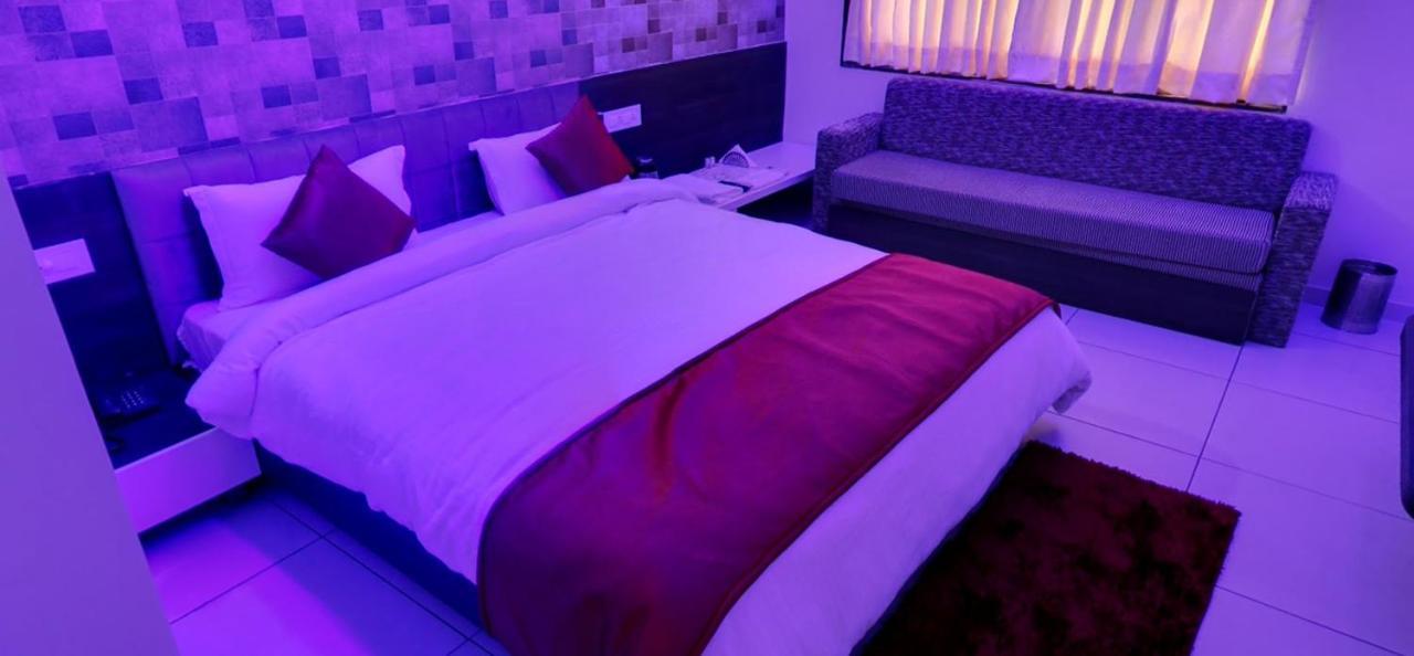 Hotel Best Velly Гандинагар Екстериор снимка
